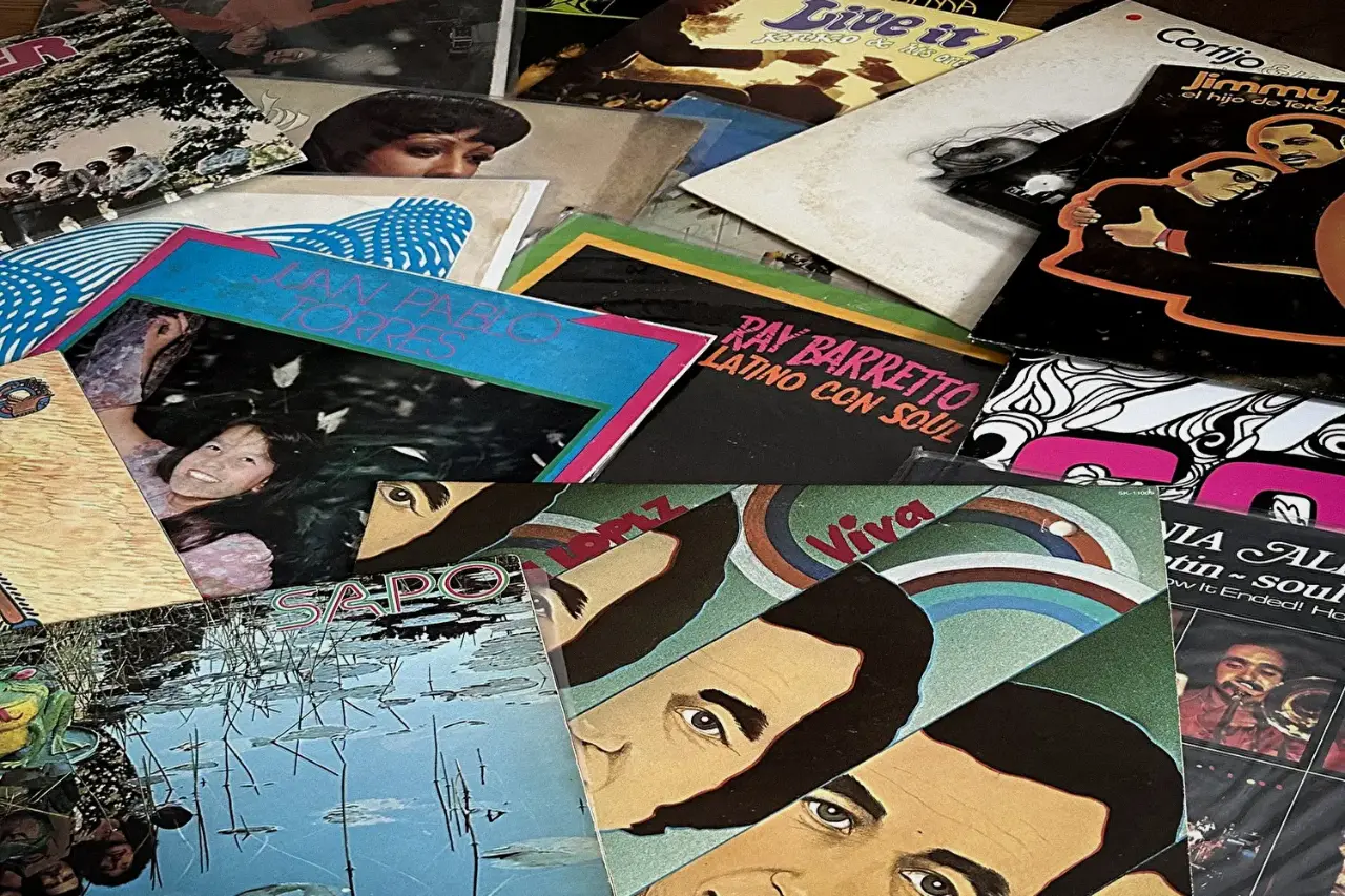 Latino Con Alma en Vinilos